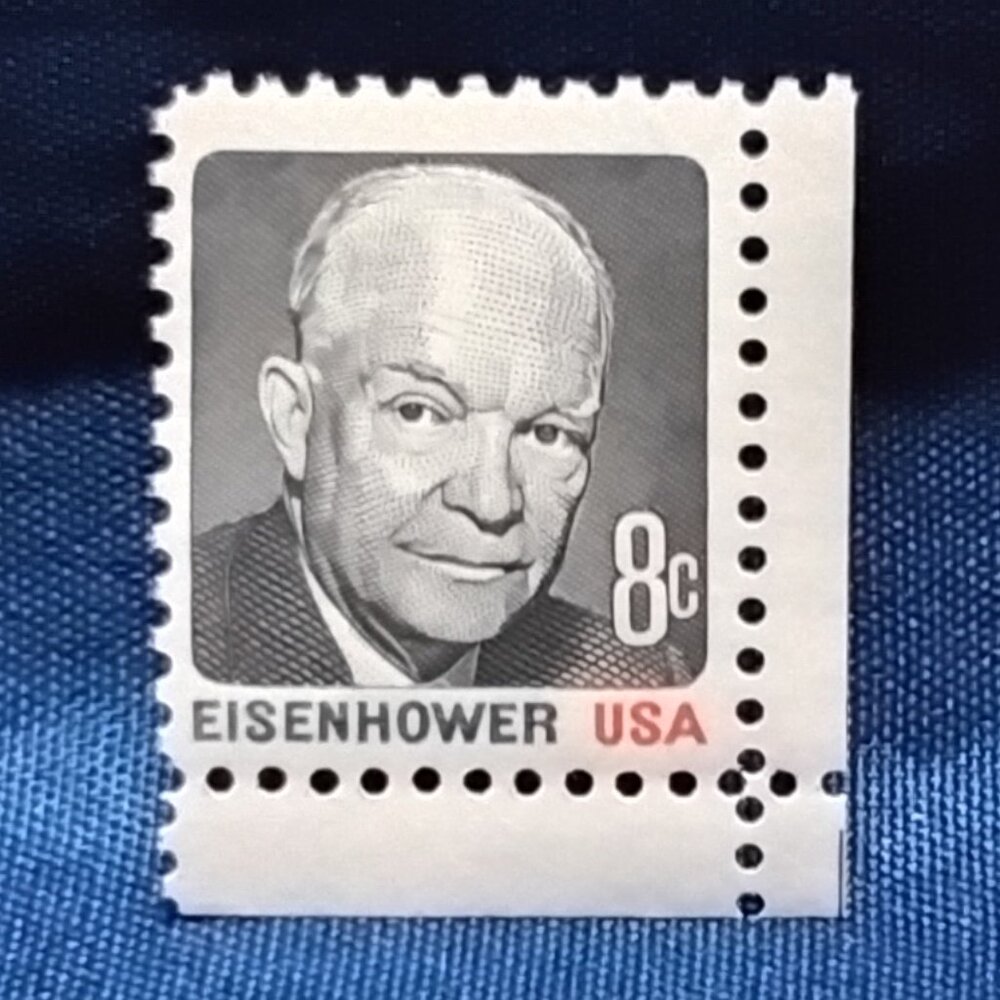 Uncirculated USA 1971 Eisenhower 8 Cent Stamp!!